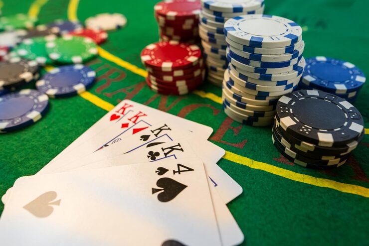 melati138 Qiu Qiu table interface showing live dealer, player cards, and betting controls